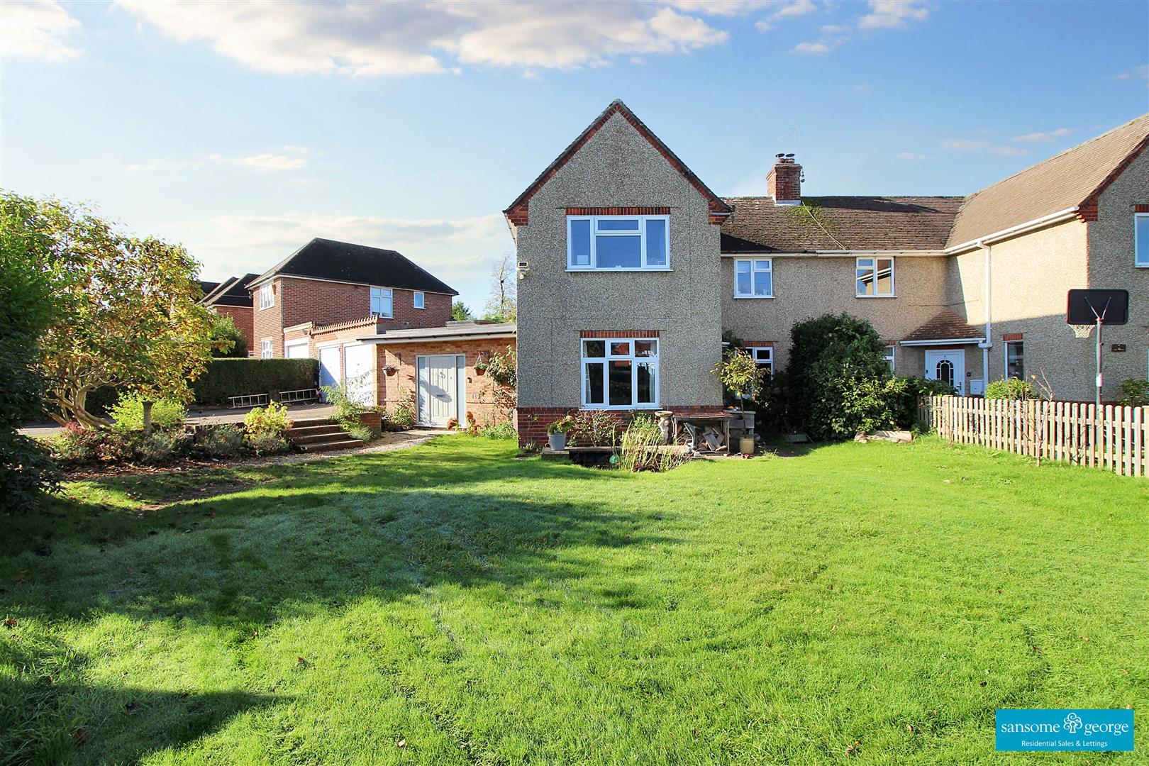 3 bed property in Westwood Road, Reading